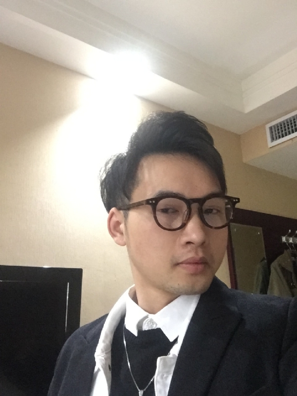 曾亮的第一张照片--将乐交友网