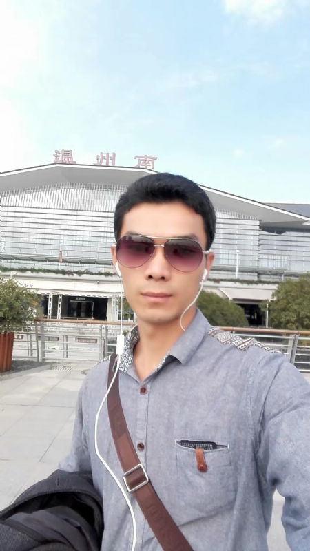 错把真心喂了狗的第三张照片--将乐交友网