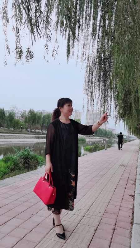 周本玲的第一张照片--将乐交友网