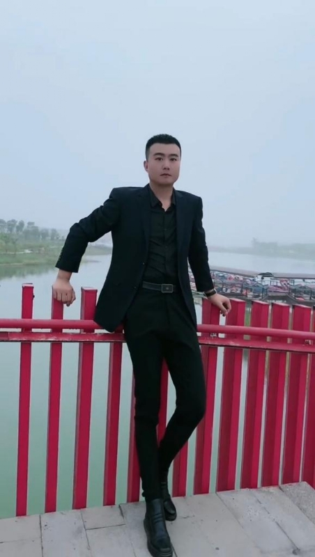 Albert的第一张照片--将乐交友网