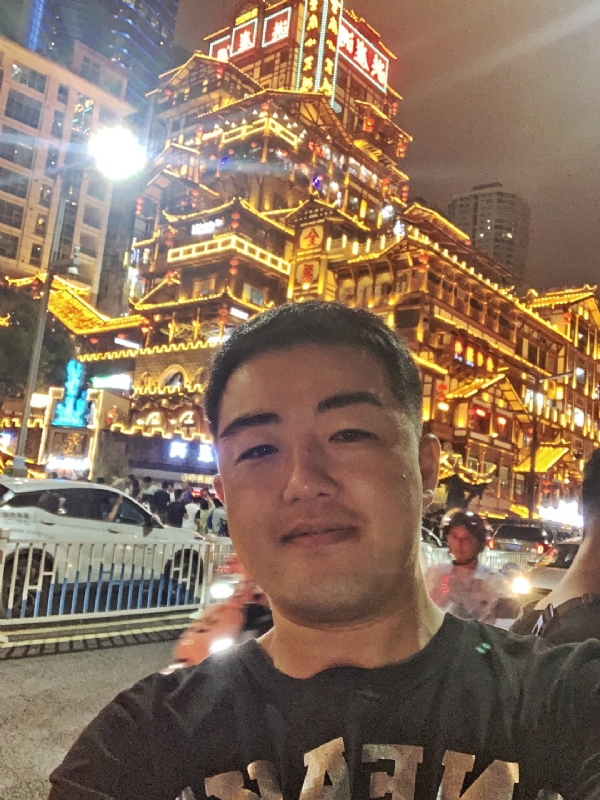 钢铁侠的第一张照片--将乐交友网