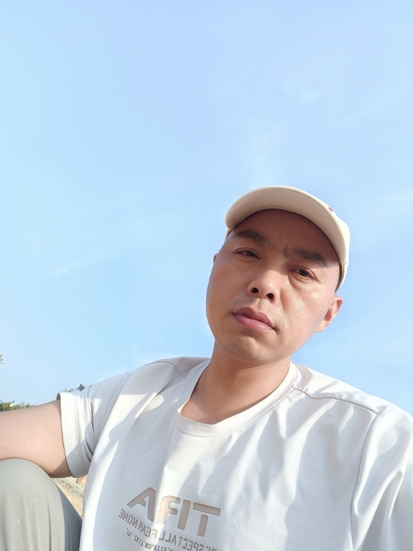 哥哥的第一张照片--将乐交友网