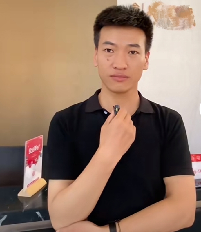 一杯梁白开的第一张照片--将乐交友网