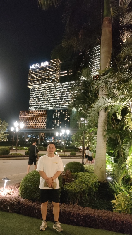 熟悉的身影的第一张照片--将乐交友网